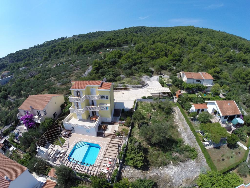 Apartments Romana Slatine Bilik gambar