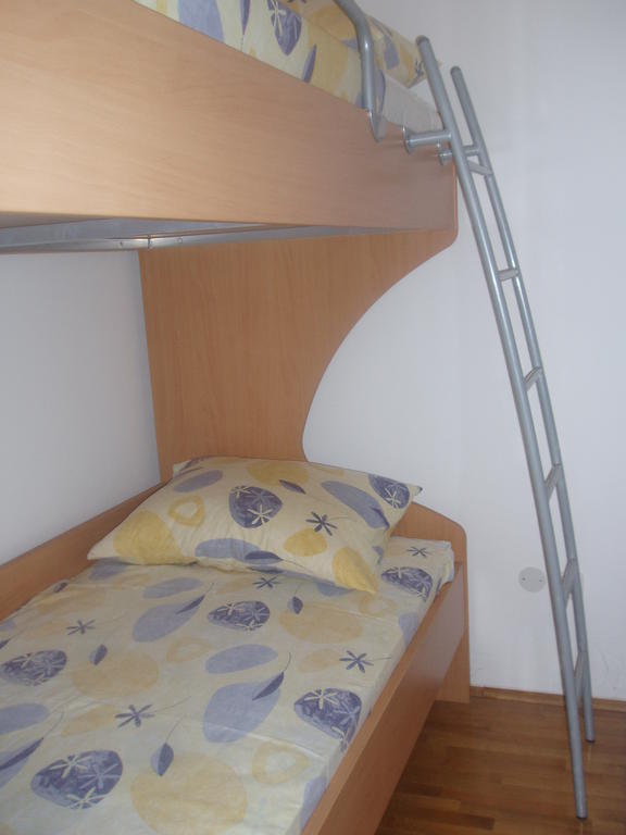Apartments Romana Slatine Bilik gambar