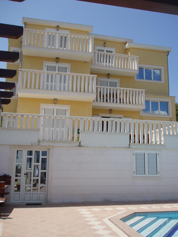 Apartments Romana Slatine Luaran gambar