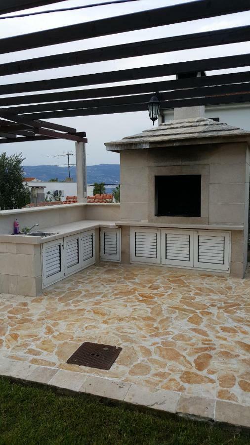 Apartments Romana Slatine Luaran gambar