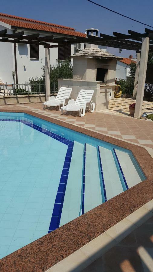 Apartments Romana Slatine Luaran gambar